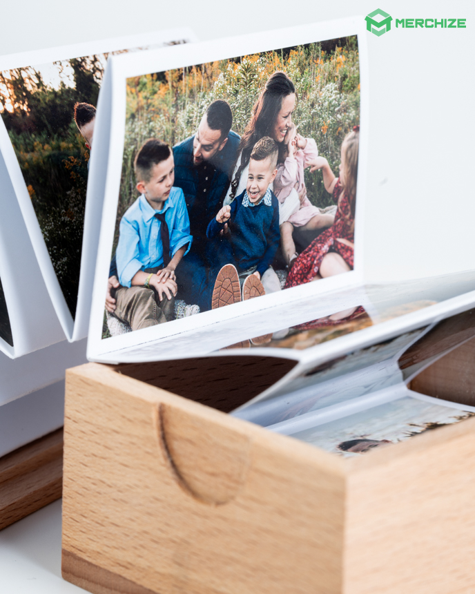 Pull Out Photo Box